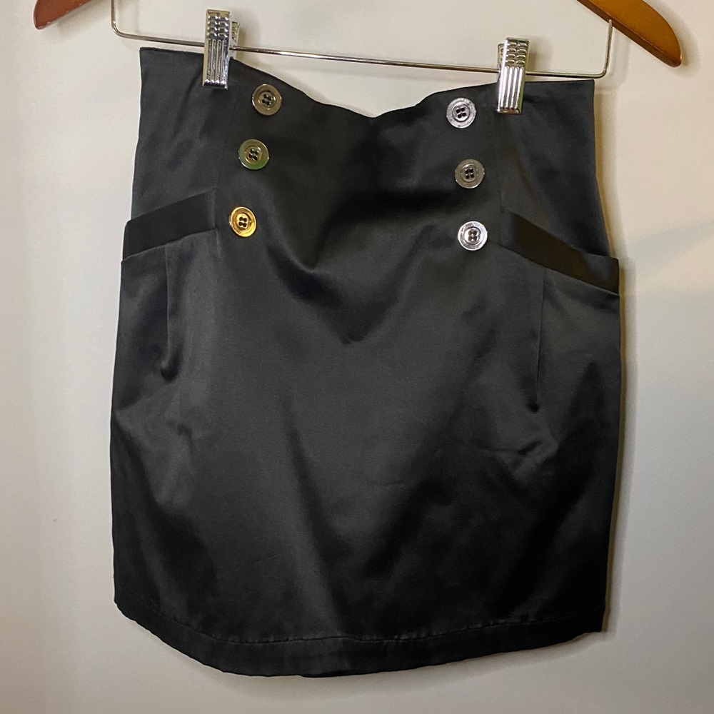 Cute Short Black Skirt with Pockets Size Medium